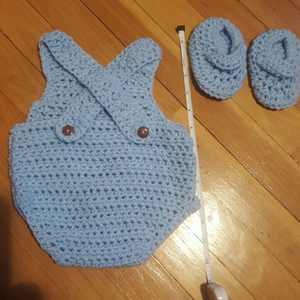 Baby crocheted set